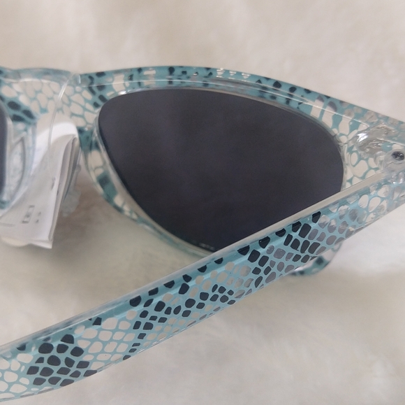 Retro UV 400 Snakeskin Print Clear Sunglasses - Picture 3 of 8